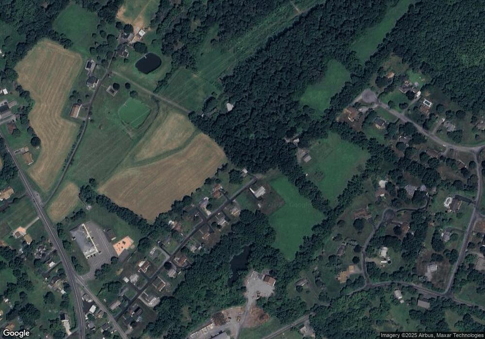 5201 Ridgeway Dr, Zionsville, PA 18092 - photo 1