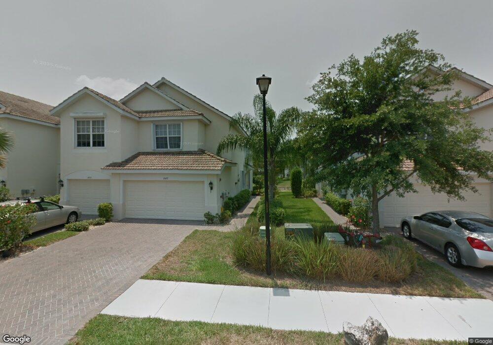 847 Hampton Cir, Naples, FL 34105 - photo 1