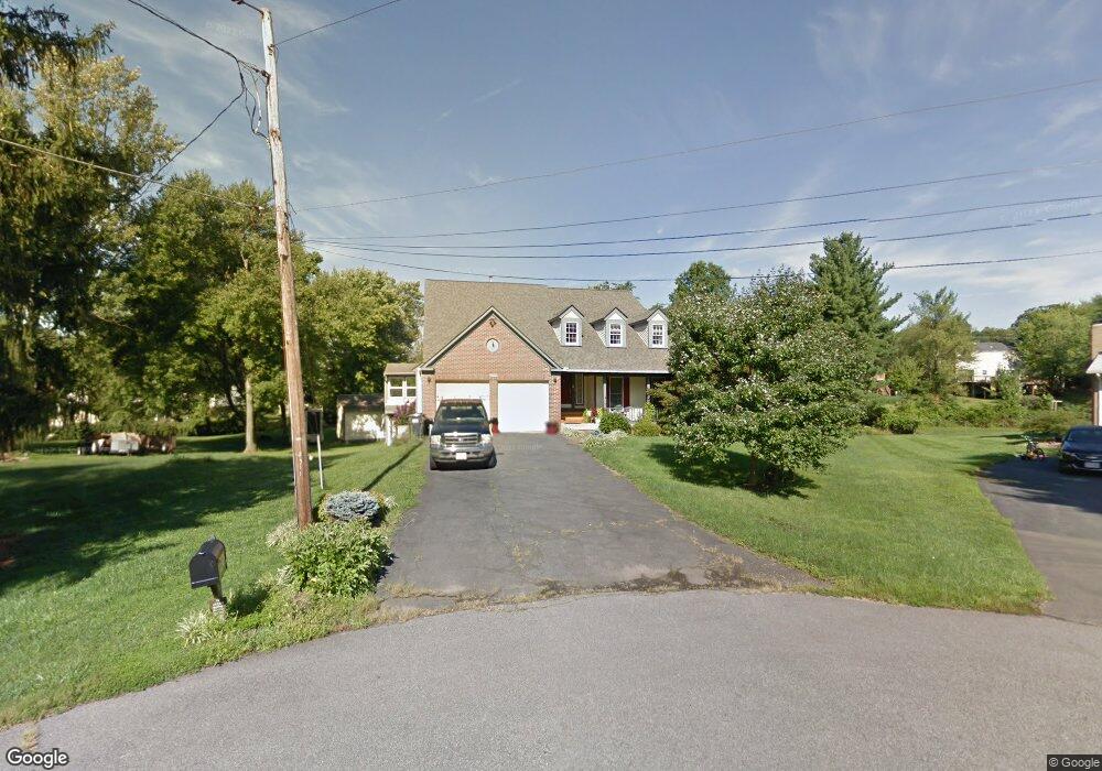 4922 Princess Anne Ct, Fairfax, VA 22032 - photo 1