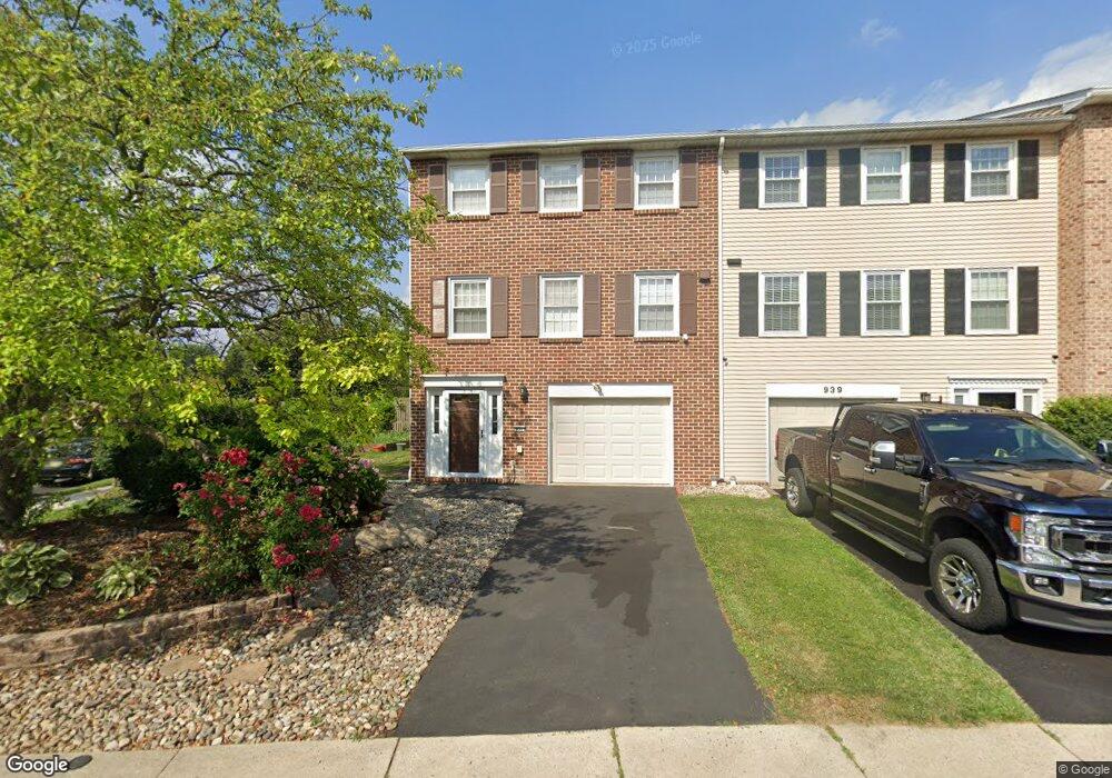 935 Barnside Rd, Allentown, PA 18103 - photo 1