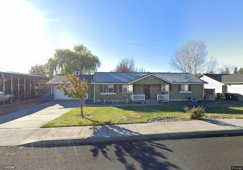 2832 SW Volcano Cir, Redmond, OR 97756 - photo 1