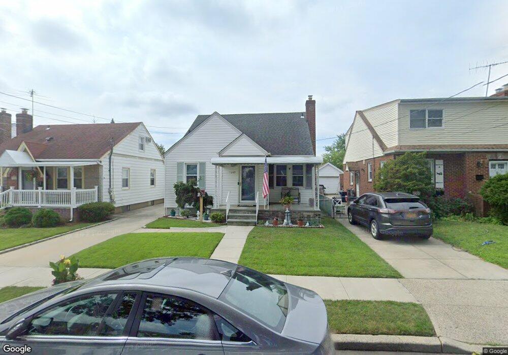 1069 Carukin St, Franklin Square, NY 11010 - photo 1