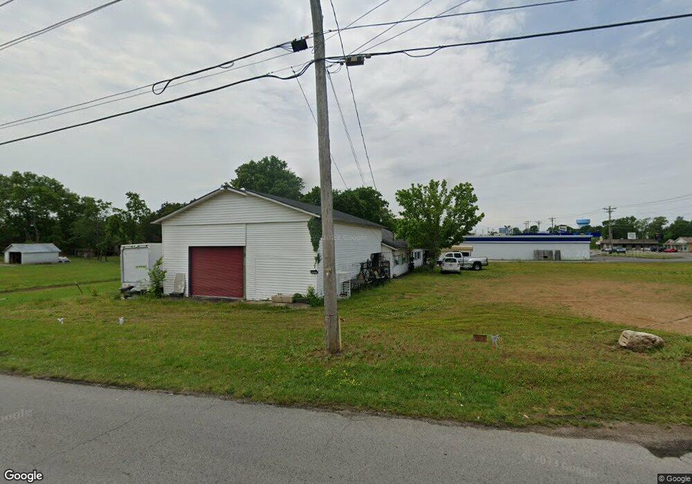 1052 Madison St, Shelbyville, TN 37160 - photo 1