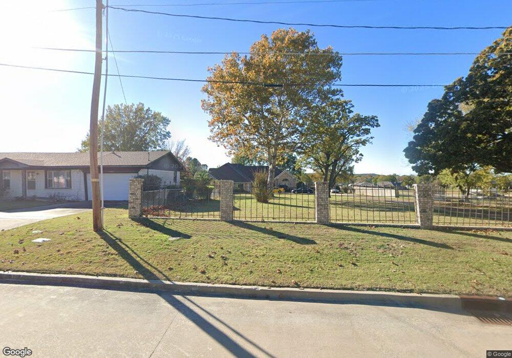 1825 S 13th St, McAlester, OK 74501 - photo 1
