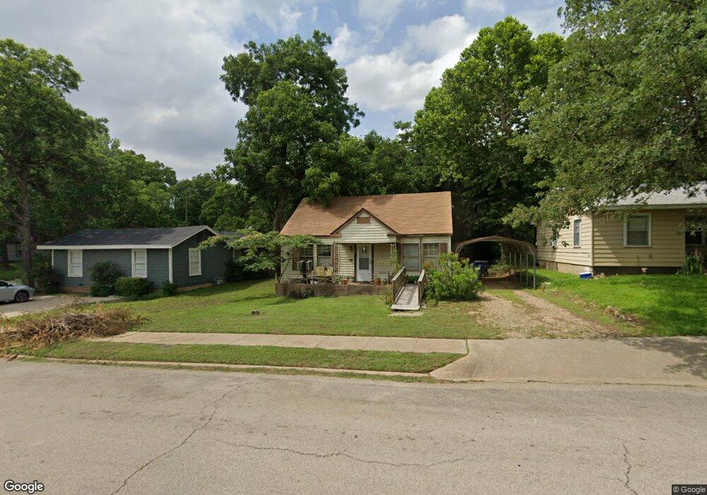 327 W Monterey St, Denison, TX 75020 - photo 1