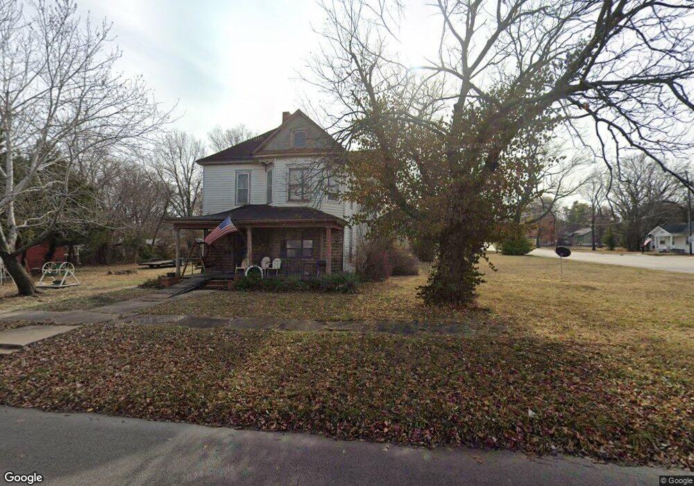 1526 Corning Ave, Parsons, KS 67357 - photo 1