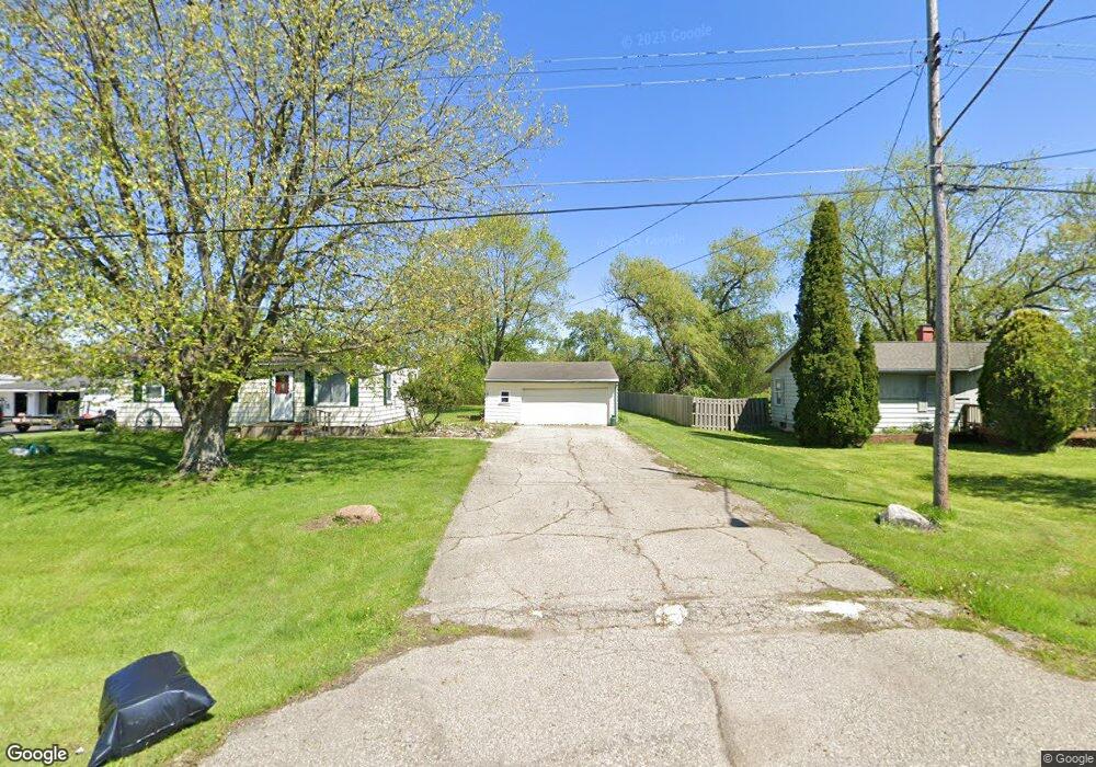 2417 Hialeah Dr, Flint, MI 48507 - photo 1