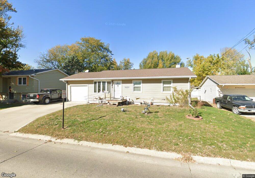 1014 N 8th Ave E, Newton, IA 50208 - photo 1