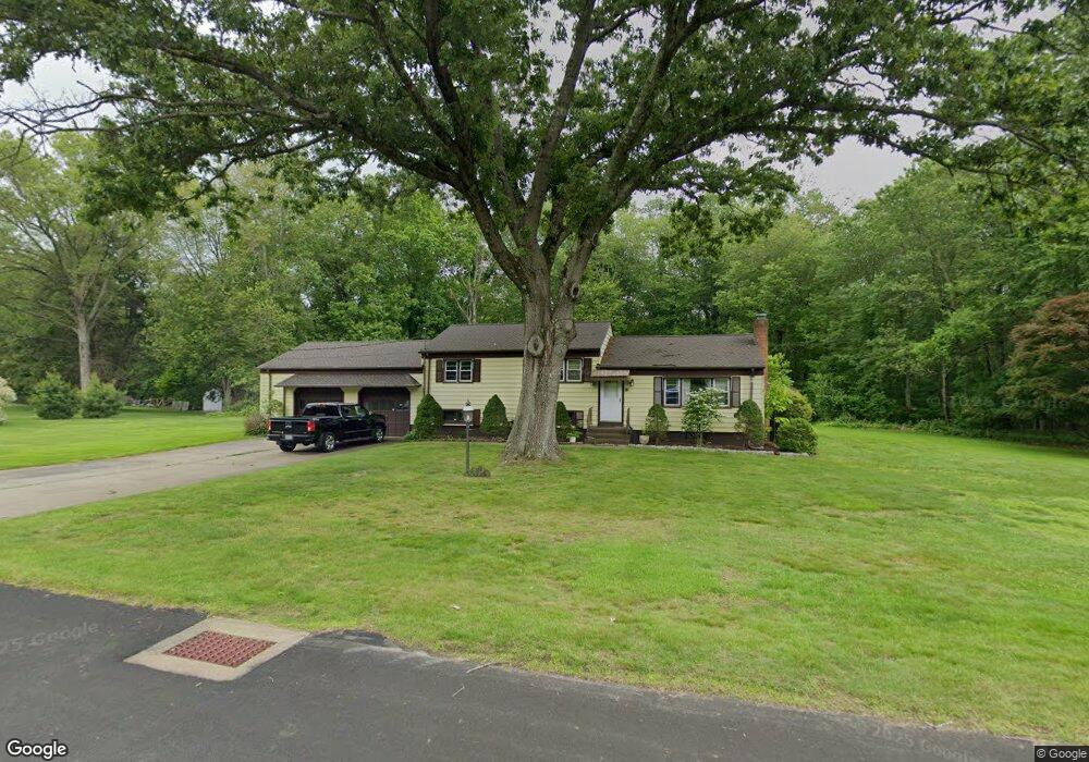 605 Avon Dr, Orange, CT 06477 - photo 1