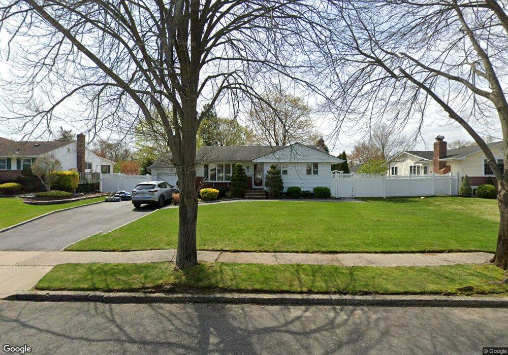 32 Cameo Rd, ComMacK, NY 11725 - photo 1