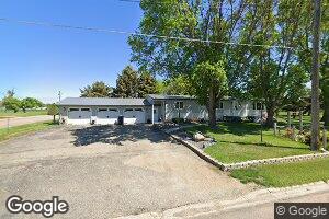 520 Maple Ave, Ipswich, SD 57451