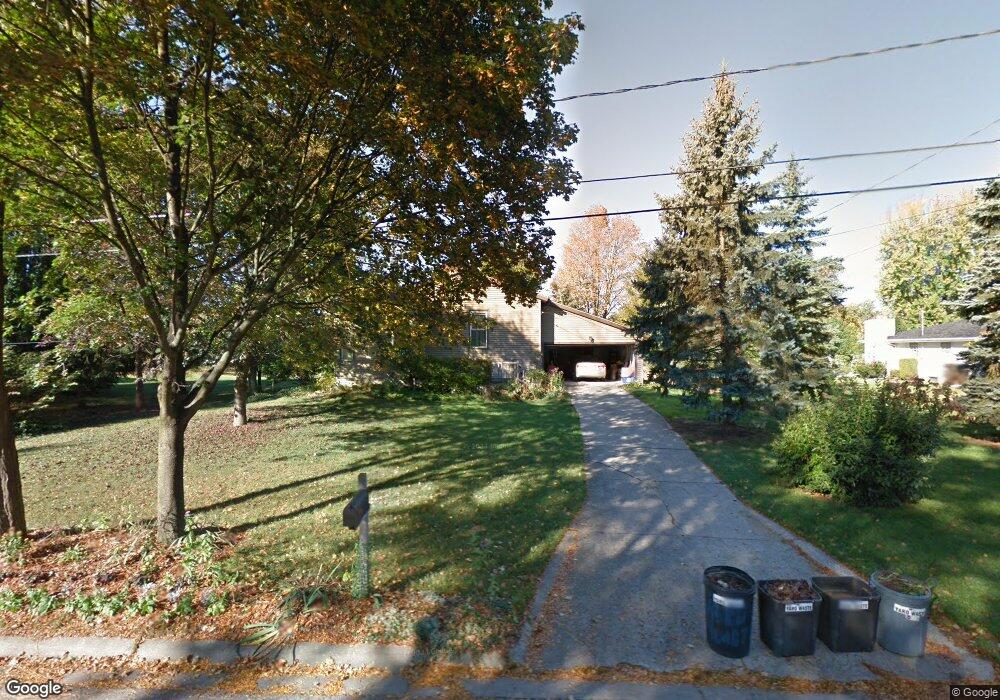 509 Hut West Dr, Flushing, MI 48433 - photo 1