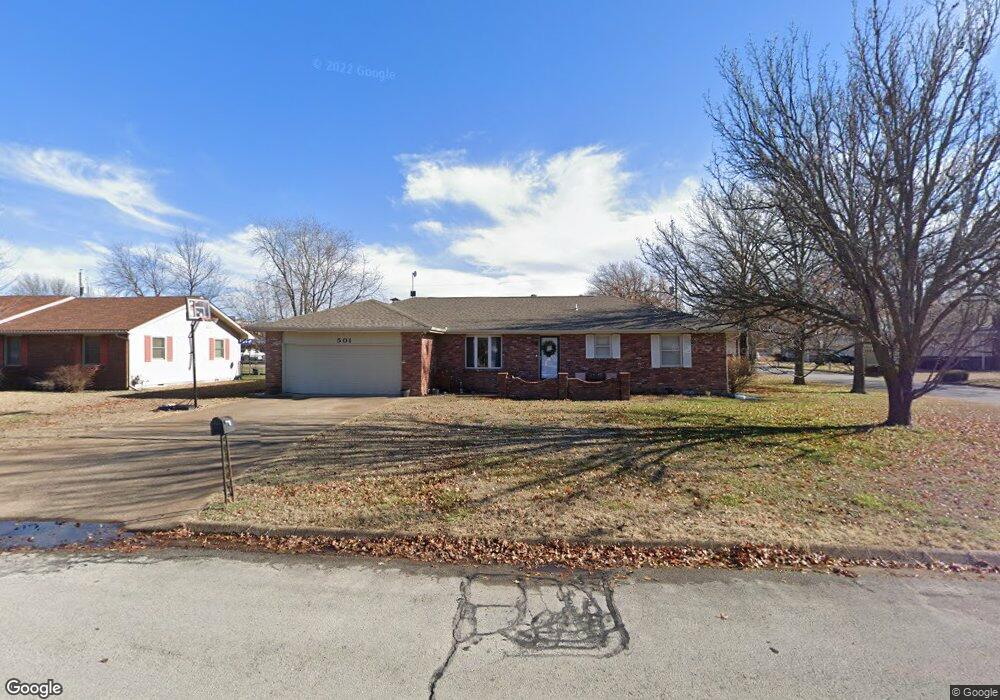 501 Custer N A, Parsons, KS 67357 - photo 1