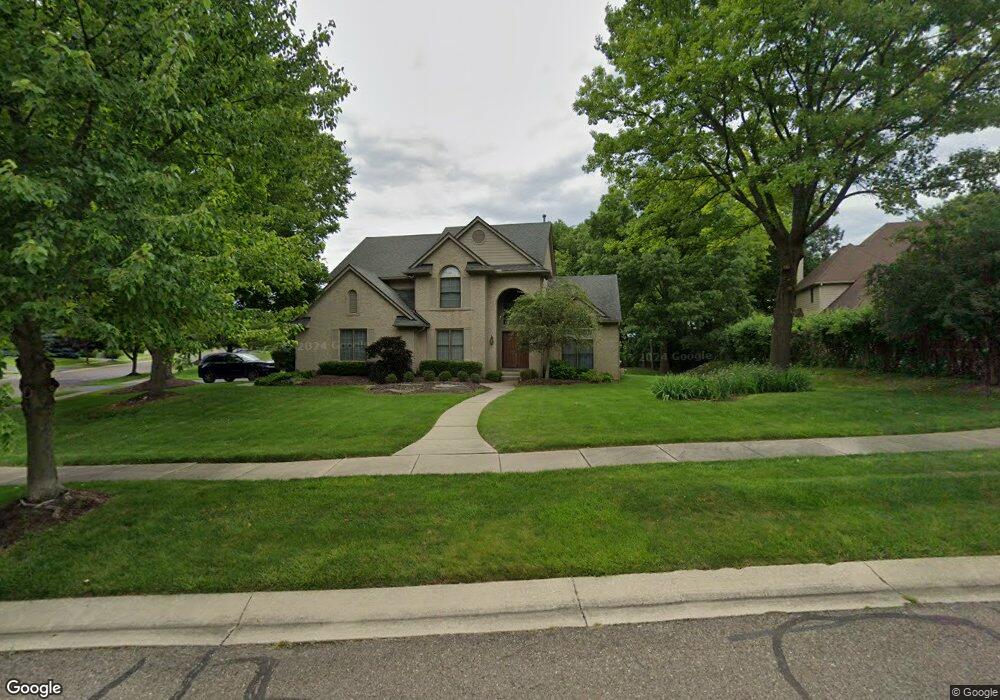 5422 Avalon Ct, West Bloomfield, MI 48323 - photo 1