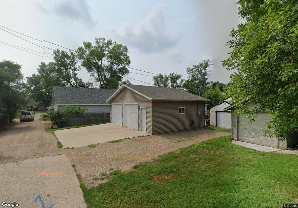 711 5th St NE, Jamestown, ND 58401 - photo 1