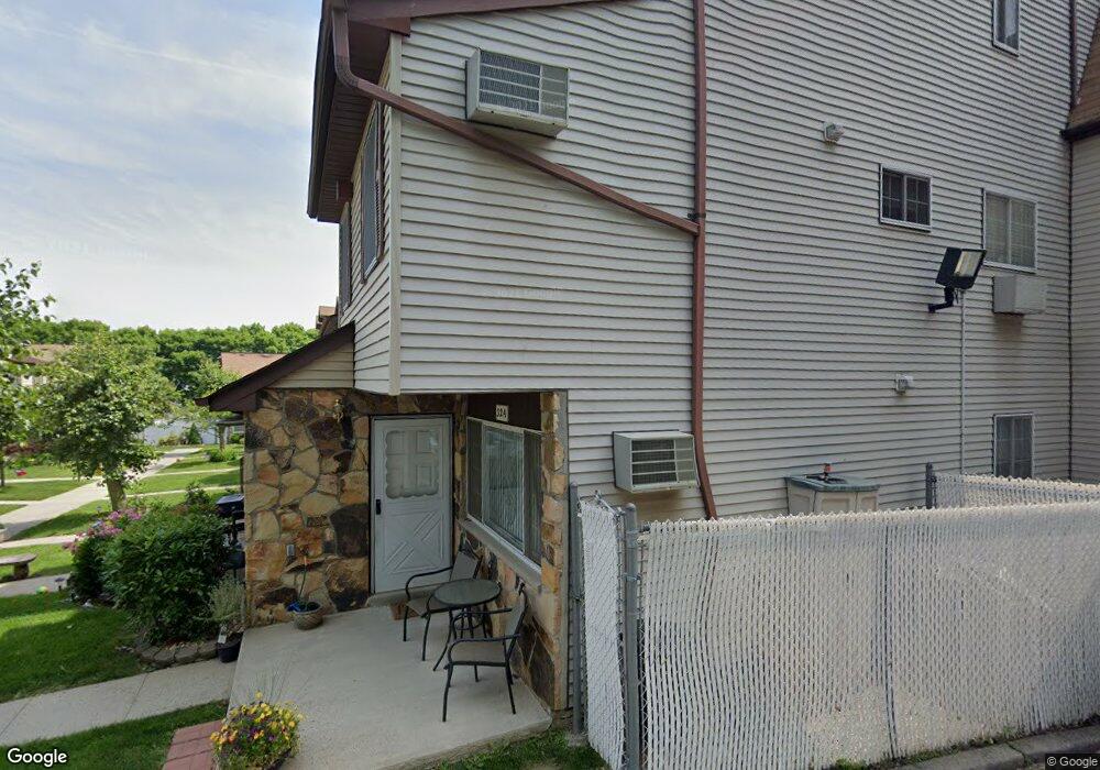 32A Croft Ct, Staten Island, NY 10306 - photo 1