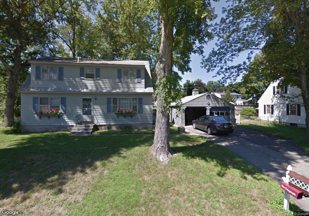 7 Holly Dr, Nashua, NH 03063 - photo 1