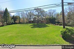 7 Hoffstot Ln, Port Washington, NY 11050