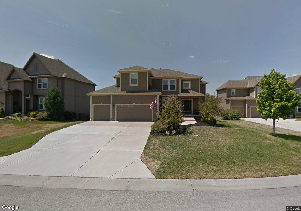 5510 Hilltop Dr, Shawnee, KS 66226 - photo 1