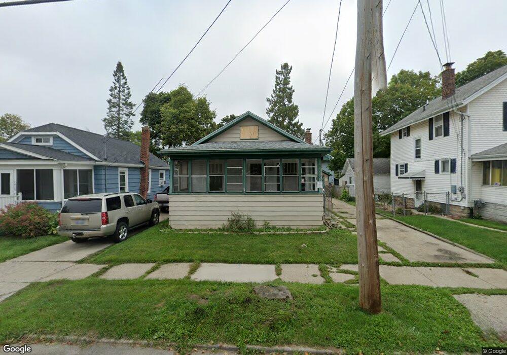 2419 Maplewood Ave, Lansing, MI 48910 - photo 1