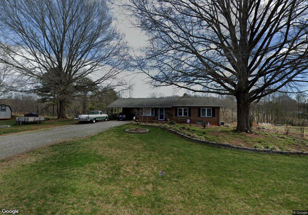 128 Clearcrest Dr, Statesville, NC 28625 - photo 1