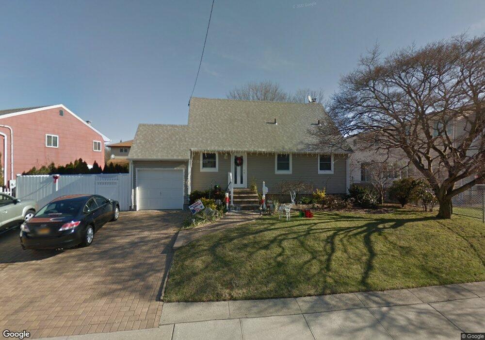 1709 Meadowbrook Rd, Merrick, NY 11566 - photo 1