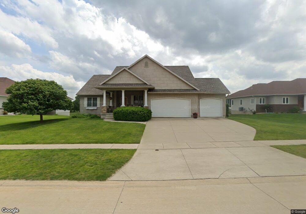 458 Squaw Creek Cir, Marion, IA 52302 - photo 1