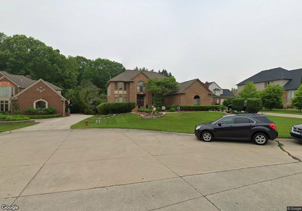 1639 Newcastle Ct, Rochester Hills, MI 48306 - photo 1