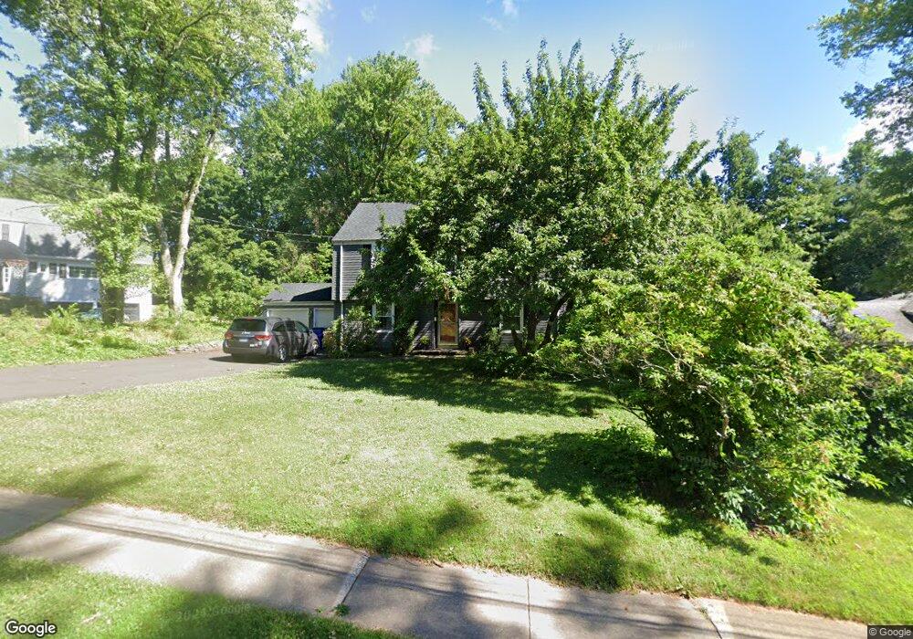 30 Richmond Ln, West Hartford, CT 06117 - photo 1