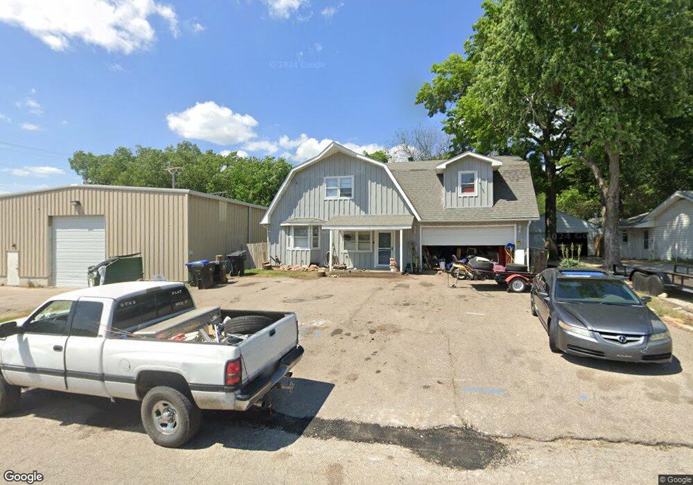 230 SW Terra Dr, Topeka, KS 66609 - photo 1