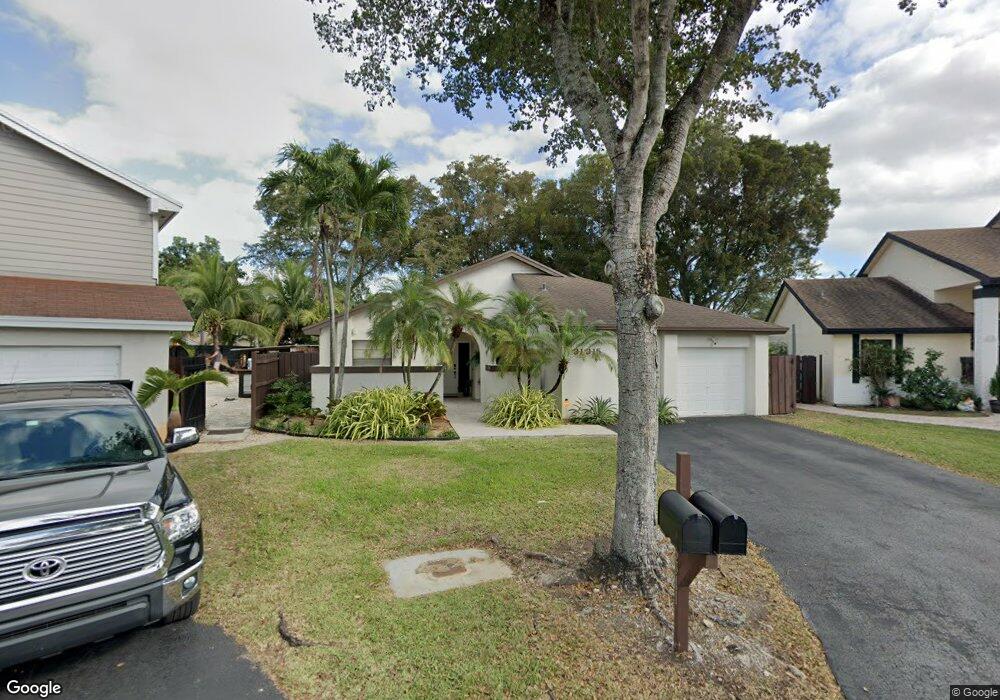 5315 SW 152nd Place Cir, Miami, FL 33185 - photo 1
