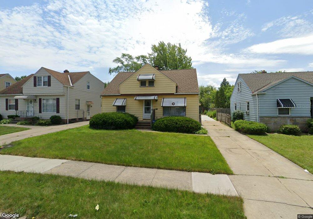 19212 Longview Ave, Maple Heights, OH 44137 - photo 1