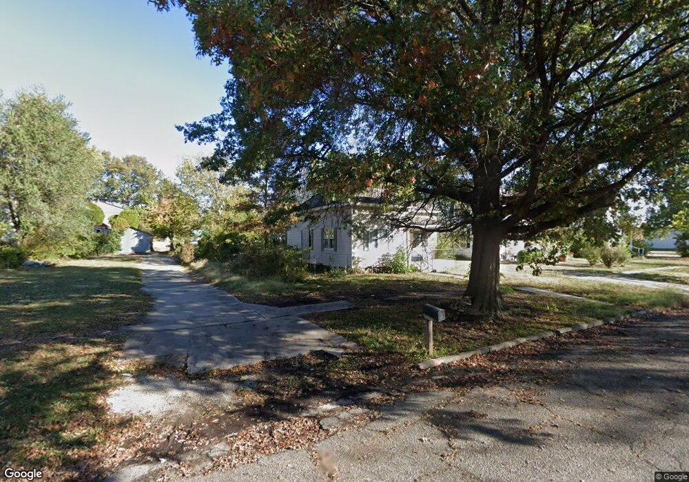 2331 Broadway Ave, Parsons, KS 67357 - photo 1