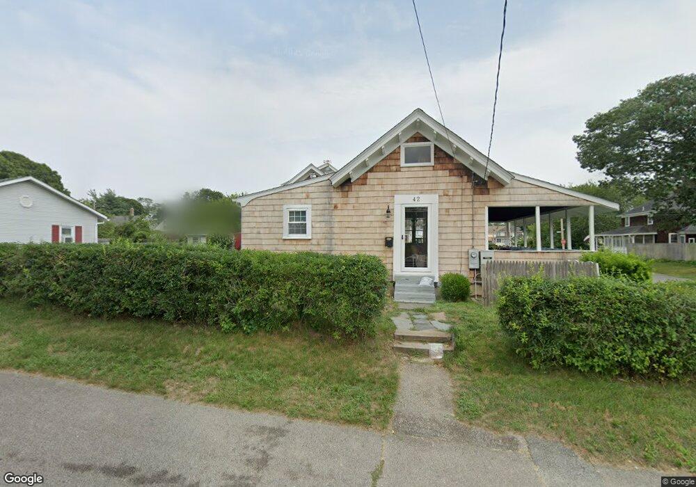 42 Powhatan St, Warwick, RI 02889 - photo 1