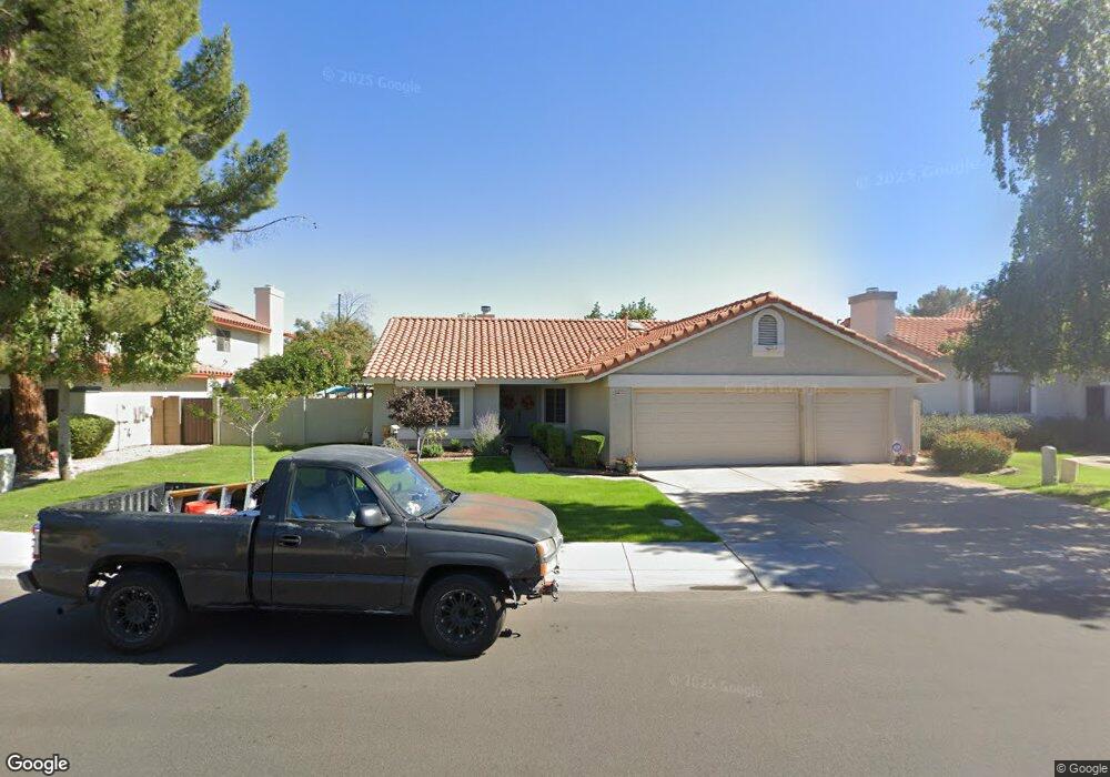 1341 N Pebble Beach Dr, Gilbert, AZ 85234 - photo 1