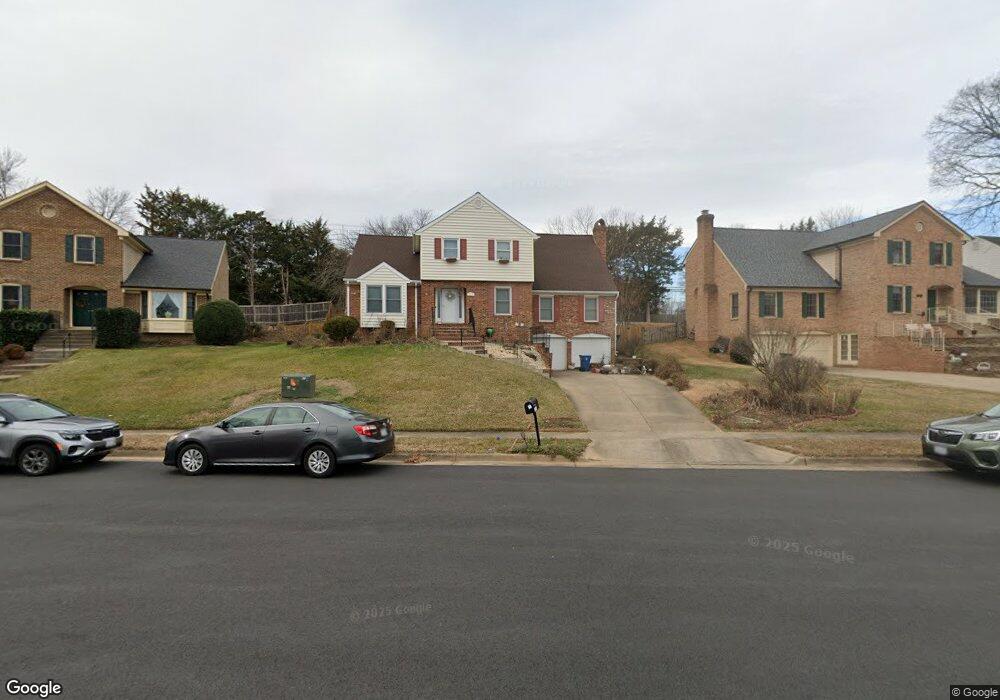 1016 Salt Meadow Ln, McLean, VA 22101 - photo 1