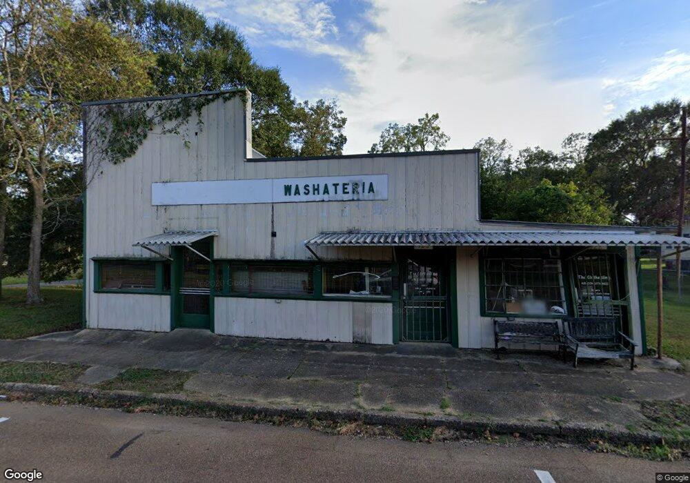 928 Pearl River Ave, McComb, MS 39648 - photo 1