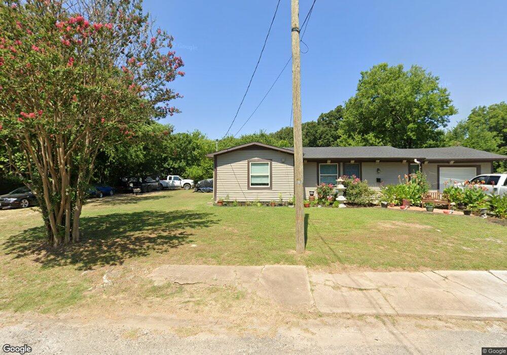 117 S Main St, Bonham, TX 75418 - photo 1