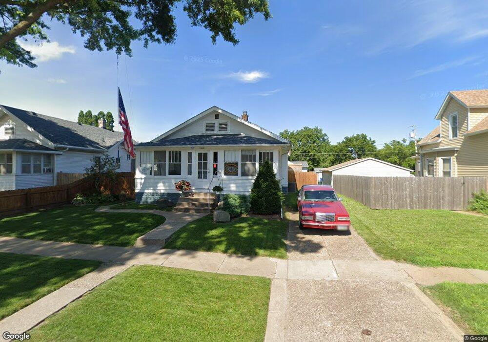1908 N Howell St, Davenport, IA 52804 - photo 1