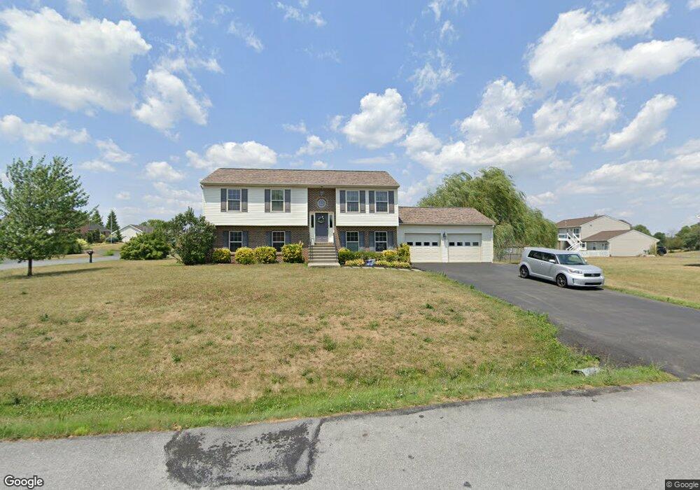 15275 Wedgewood Dr, Greencastle, PA 17225 - photo 1