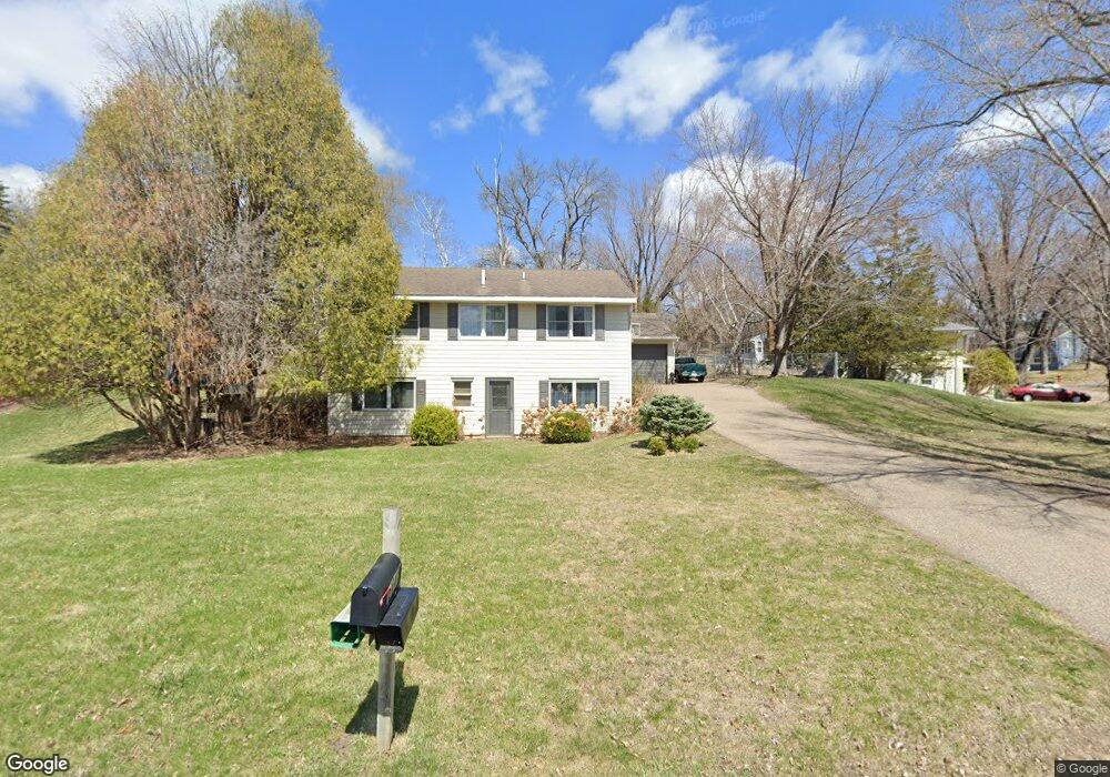 5645 N Glen Moor Rd, Minnetonka, MN 55345 - photo 1