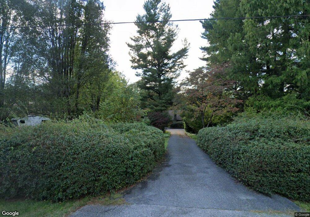 11824 Falls Rd, Cockeysville, MD 21030 - photo 1