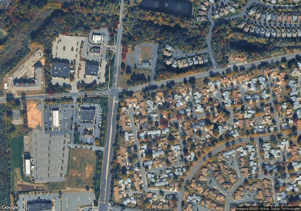 118 Ironwood Plaza unit C, Monroe Township, NJ 08831 - photo 1