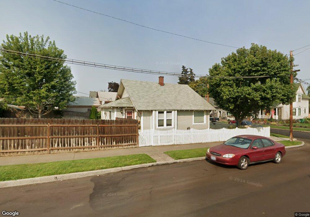 922 E 8th St, the Dalles, OR 97058 - photo 1