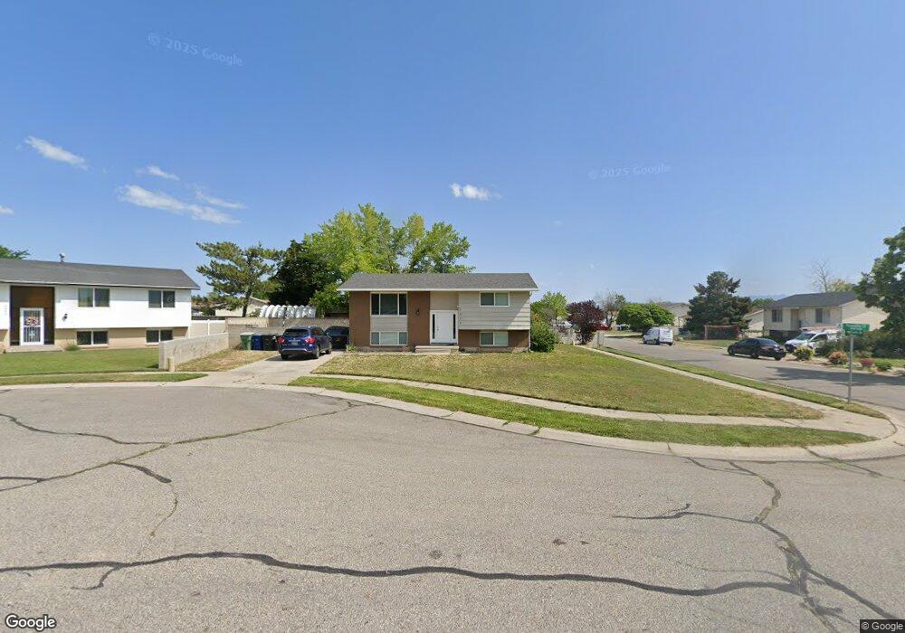 3846 Piccadilly Cir, West Jordan, UT 84088 - photo 1