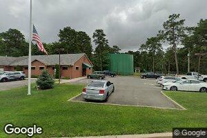 21 Lakeshore Dr, Lakehurst, NJ 08733
