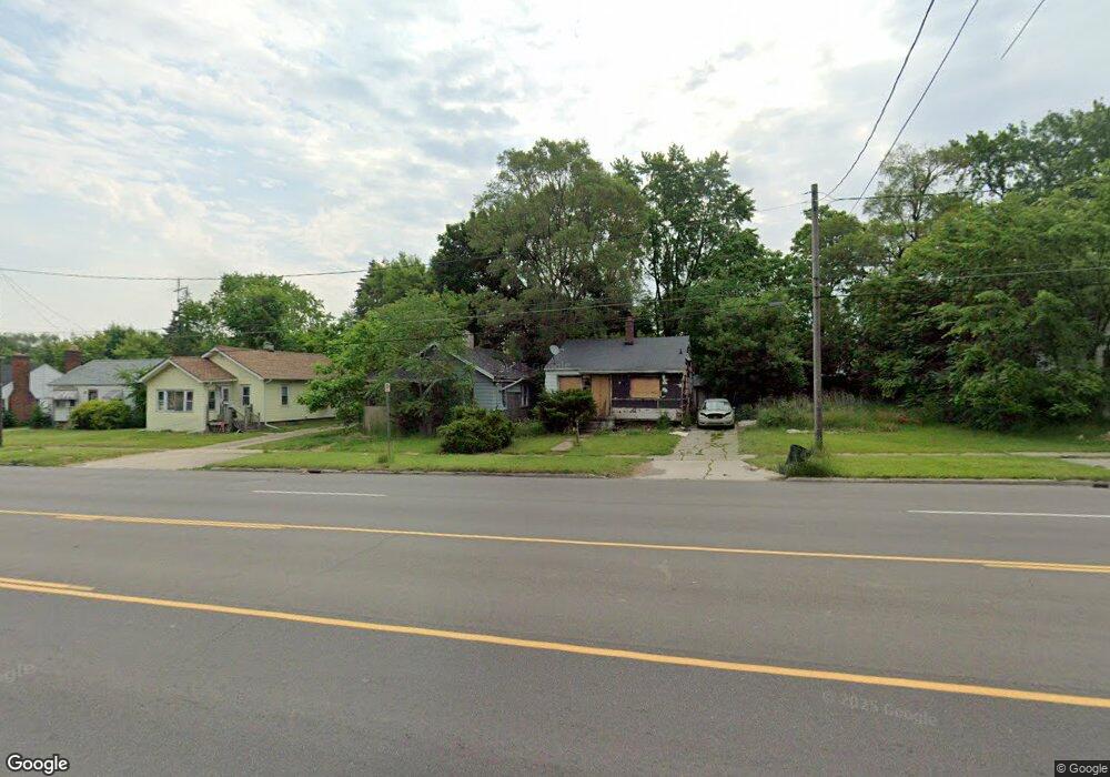 929 S Ballenger Hwy, Flint, MI 48532 - photo 1