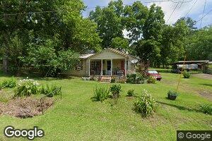 59 W Gunn St, Noxapater, MS 39346