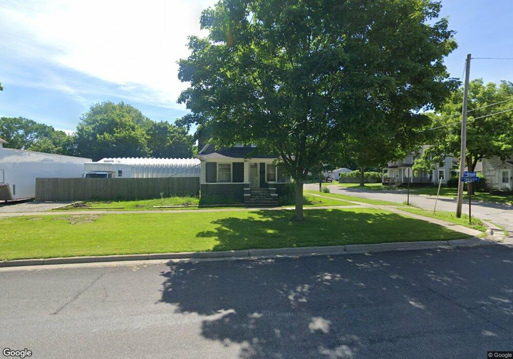 902 N Broad St, Adrian, MI 49221 - photo 1