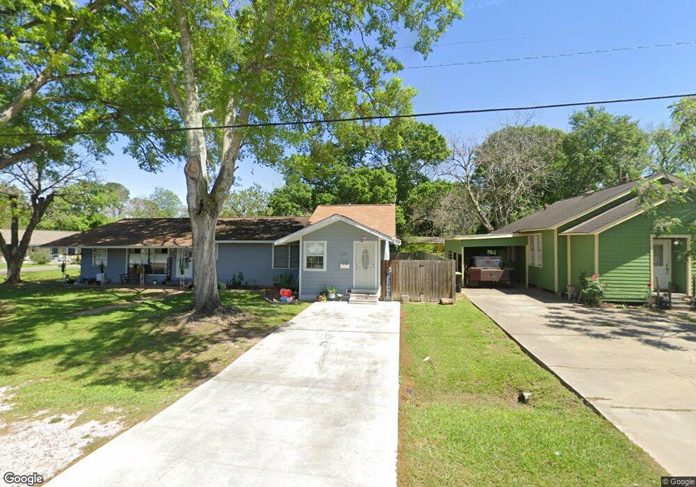 1105 Avenue I, Bay City, TX 77414 - photo 1